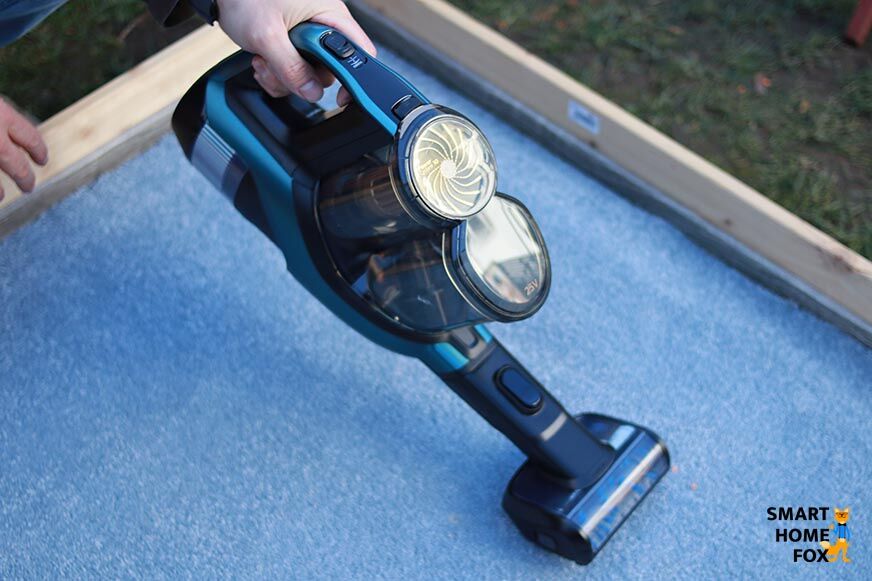 Die Mini-Elektrobürste